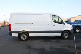 Furgoneta de carga Mercedes-Benz Sprinter 2025 2500 3 puertas 144 pulg. distancia entre ejes (2.0L I4)