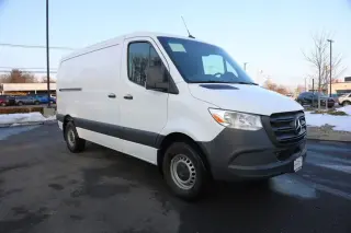 Furgoneta de carga Mercedes-Benz Sprinter 2025 2500 3 puertas 144 pulg. distancia entre ejes (2.0L I4)