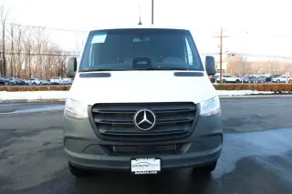 Furgoneta de carga Mercedes-Benz Sprinter 2025 2500 3 puertas 144 pulg. distancia entre ejes (2.0L I4)