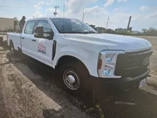 Ford F-350 Super Duty 2024 4x2 XL 4 puertas Cabina Crew 6.8 pies. Caja SRW Pickup