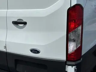 Ford Transit 2023 250 3 puertas LWB Techo Alto Furgón de Carga Extendido