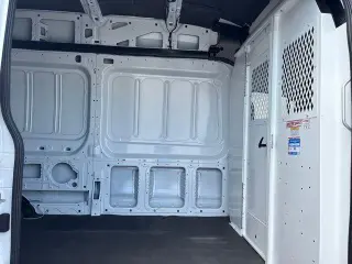 Ford Transit 2023 250 3 puertas LWB Techo Alto Furgón de Carga Extendido