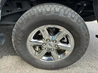 Ford F-150 2025 4x4 XLT 4 puertas SuperCrew 6.5 pies. SB