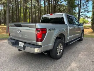 Ford F-150 2025 4x4 XLT 4 puertas SuperCrew 6.5 pies. SB