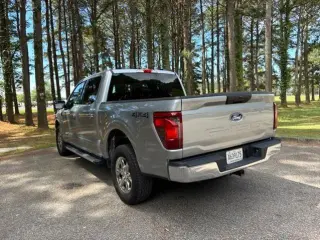 Ford F-150 2025 4x4 XLT 4 puertas SuperCrew 6.5 pies. SB