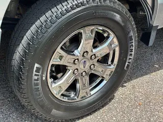 Ford F-150 2023 4x4 XLT Cabina SuperCab 6.5 pies. Caja corta