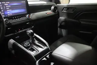 Chevrolet Colorado 2024 4x4 Trail Boss 4 puertas Cabina Crew 5 pies. Caja corta