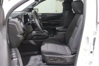 Chevrolet Colorado 2024 4x4 Trail Boss 4 puertas Cabina Crew 5 pies. Caja corta