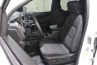 Chevrolet Colorado 2024 4x4 Trail Boss 4 puertas Cabina Crew 5 pies. Caja corta