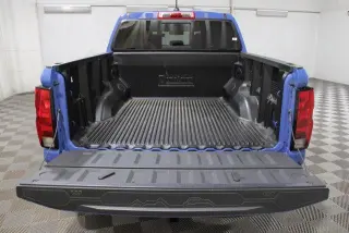 Chevrolet Colorado 2025 4x4 Trail Boss 4 puertas Cabina Crew 5 pies. Caja corta