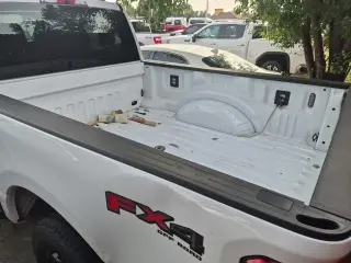 Ford F-250 Super Duty 2024 4x4 XLT Cabina Crew 4 puertas 6.8 pies. Caja corta Pickup