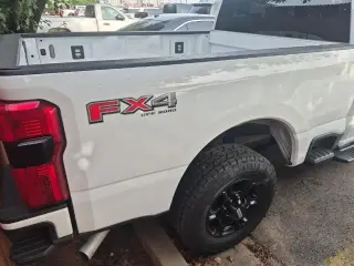 Ford F-250 Super Duty 2024 4x4 XLT Cabina Crew 4 puertas 6.8 pies. Caja corta Pickup