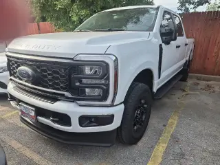 Ford F-250 Super Duty 2024 4x4 XLT Cabina Crew 4 puertas 6.8 pies. Caja corta Pickup