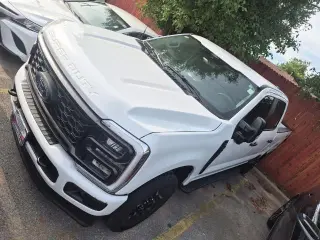Ford F-250 Super Duty 2024 4x4 XLT Cabina Crew 4 puertas 6.8 pies. Caja corta Pickup