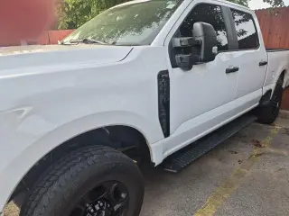 Ford F-250 Super Duty 2024 4x4 XLT Cabina Crew 4 puertas 6.8 pies. Caja corta Pickup