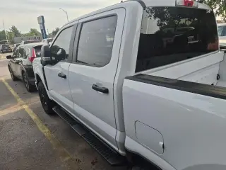 Ford F-250 Super Duty 2024 4x4 XLT Cabina Crew 4 puertas 6.8 pies. Caja corta Pickup