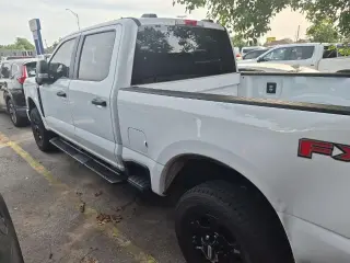 Ford F-250 Super Duty 2024 4x4 XLT Cabina Crew 4 puertas 6.8 pies. Caja corta Pickup