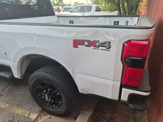 Ford F-250 Super Duty 2024 4x4 XLT Cabina Crew 4 puertas 6.8 pies. Caja corta Pickup