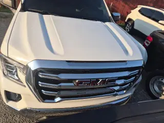 GMC Sierra 1500 2020 4x4 SLE 4 puertas Cabina Crew 5.8 pies. Caja corta