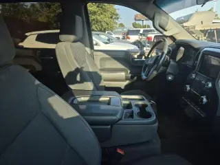 GMC Sierra 1500 2020 4x4 SLE 4 puertas Cabina Crew 5.8 pies. Caja corta
