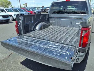 Ford F-150 2025 4x4 XLT 4 puertas SuperCrew 5.5 pies SB