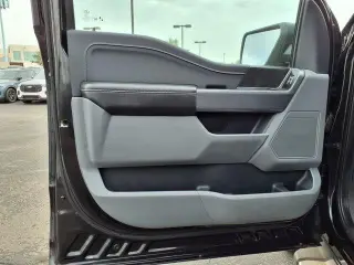 Ford F-150 2025 4x4 XLT 4 puertas SuperCrew 5.5 pies. SB