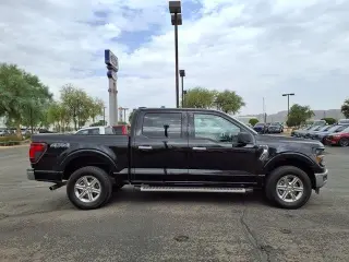 Ford F-150 2025 4x4 XLT 4 puertas SuperCrew 5.5 pies. SB