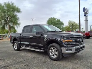 Ford F-150 2025 4x4 XLT 4 puertas SuperCrew 5.5 pies. SB