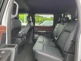 Ford F-150 2023 4x4 Lariat 4 puertas SuperCrew 5.5 pies. Caja corta