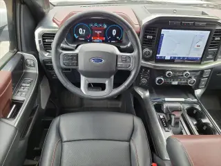 Ford F-150 2023 4x4 Lariat 4 puertas SuperCrew 5.5 pies. Caja corta