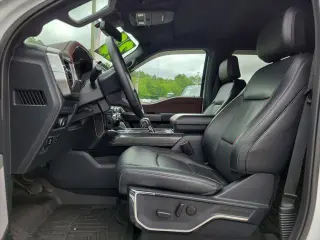 Ford F-150 2023 4x4 Lariat 4 puertas SuperCrew 5.5 pies. Caja corta