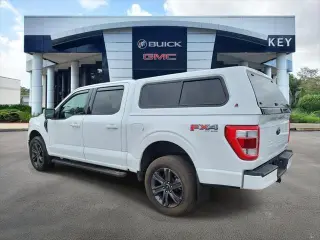 Ford F-150 2023 4x4 Lariat 4 puertas SuperCrew 5.5 pies. Caja corta