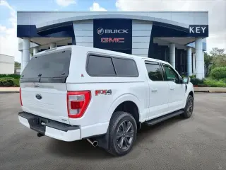Ford F-150 2023 4x4 Lariat 4 puertas SuperCrew 5.5 pies. Caja corta