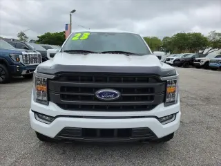 Ford F-150 2023 4x4 Lariat 4 puertas SuperCrew 5.5 pies. Caja corta