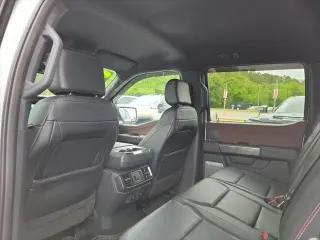 Ford F-150 2023 4x4 Lariat 4 puertas SuperCrew 5.5 pies. Caja corta