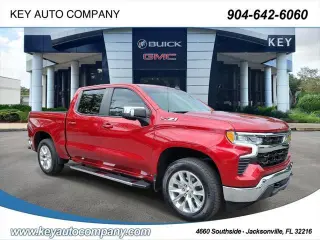 Chevrolet Silverado 1500 2024 4x4 LT 4 puertas Cabina Crew 5.8 pies. SB con 1LT
