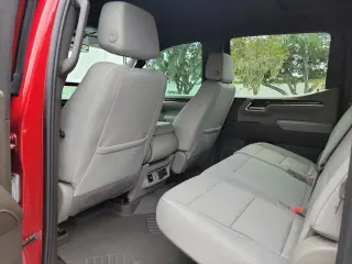 Chevrolet Silverado 1500 2024 4x4 LT 4 puertas Cabina Crew 5.8 pies. SB con 1LT