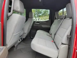 Chevrolet Silverado 1500 2024 4x4 LT 4 puertas Cabina Crew 5.8 pies. SB con 1LT
