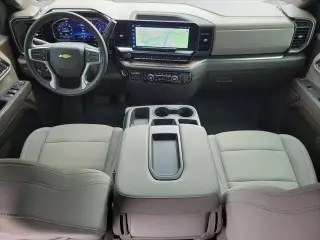 Chevrolet Silverado 1500 2024 4x4 LT 4 puertas Cabina Crew 5.8 pies. SB con 1LT