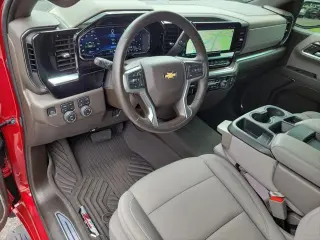 Chevrolet Silverado 1500 2024 4x4 LT 4 puertas Cabina Crew 5.8 pies. SB con 1LT