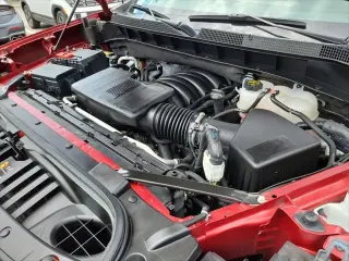 Chevrolet Silverado 1500 2024 4x4 LT 4 puertas Cabina Crew 5.8 pies. SB con 1LT