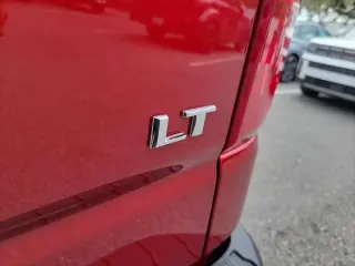 Chevrolet Silverado 1500 2024 4x4 LT 4 puertas Cabina Crew 5.8 pies. SB con 1LT