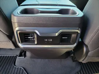 GMC Sierra 1500 2024 4x4 Elevation 4 puertas Cabina Crew 5.8 pies. Caja corta
