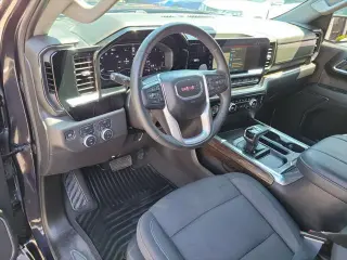GMC Sierra 1500 2024 4x4 Elevation 4 puertas Cabina Crew 5.8 pies. Caja corta