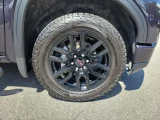 GMC Sierra 1500 2024 4x4 Elevation 4 puertas Cabina Crew 5.8 pies. Caja corta
