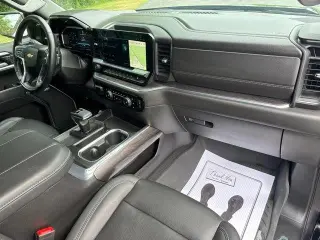 Chevrolet Silverado 1500 2023 4x4 LTZ 4 puertas Cabina Crew 5.8 pies. Caja corta