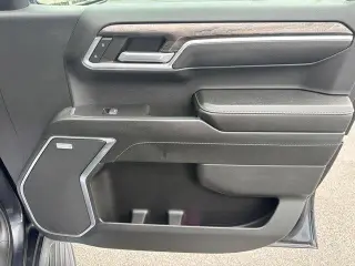 Chevrolet Silverado 1500 2023 4x4 LTZ 4 puertas Cabina Crew 5.8 pies. Caja corta
