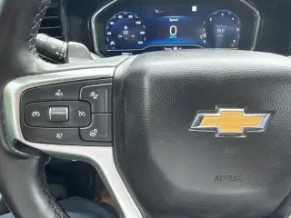 Chevrolet Silverado 1500 2023 4x4 LTZ 4 puertas Cabina Crew 5.8 pies. Caja corta