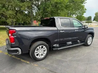 Chevrolet Silverado 1500 2023 4x4 LTZ 4 puertas Cabina Crew 5.8 pies. Caja corta