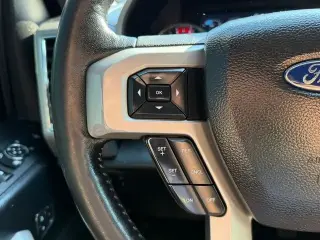 Ford F-350 Super Duty 2018 4x4 Limited 4 puertas Cabina Crew 6.8 pies. SRW Pickup